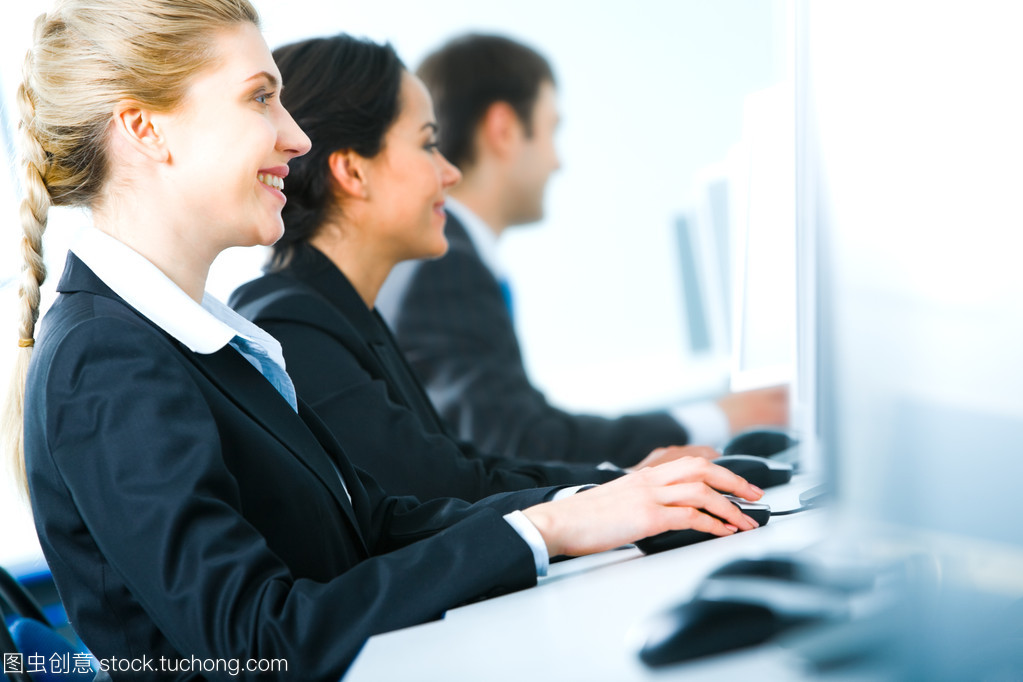 計(jì)算機(jī)業(yè)務(wù)培訓(xùn) 提升技能，驅(qū)動數(shù)字化未來